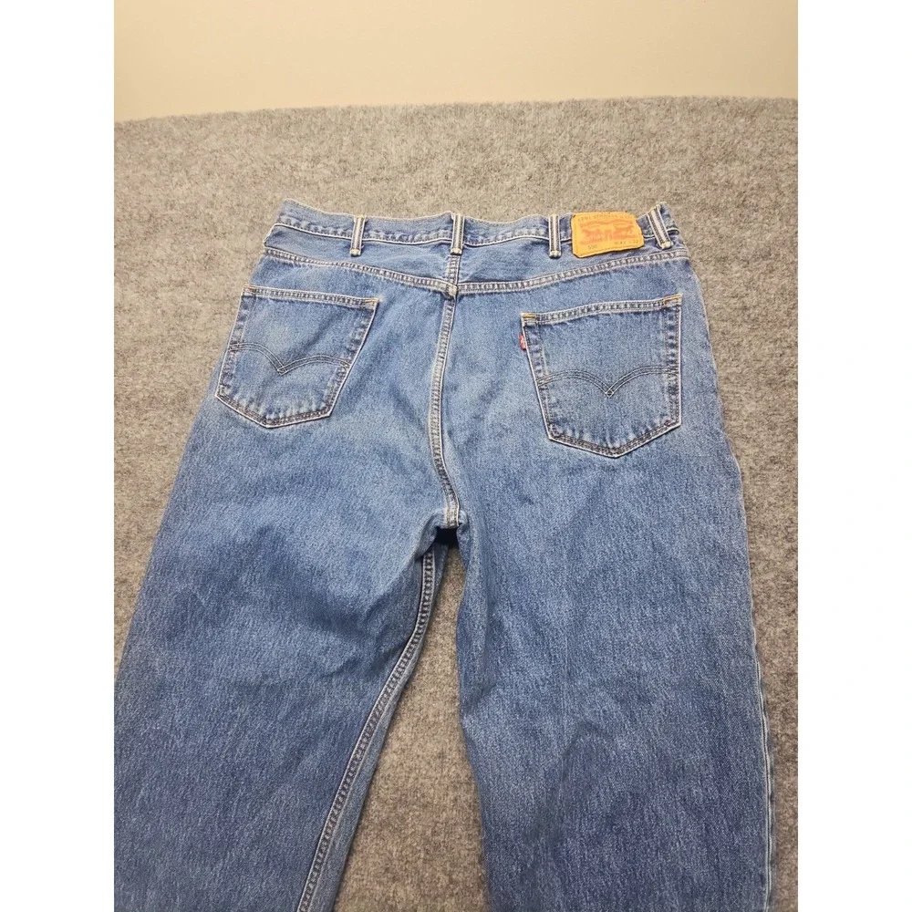 Levis 550 Jeans Men 42x32 (40x31) Straight Leg Medium Wash